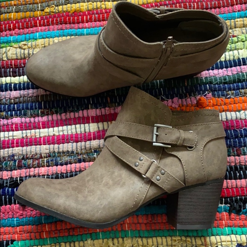NWOT Taupe booties with zip and buckle 2 in heel